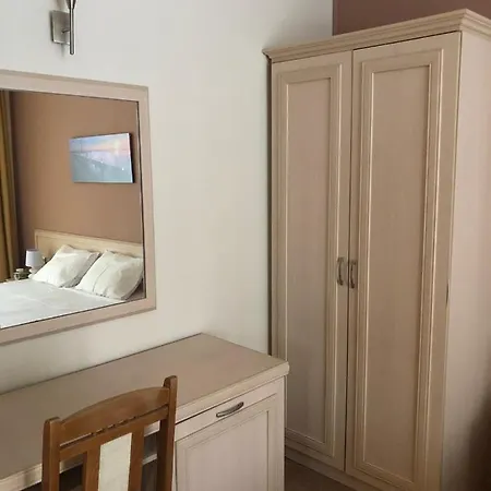 Vacation At Sunny * סאני ביץ'