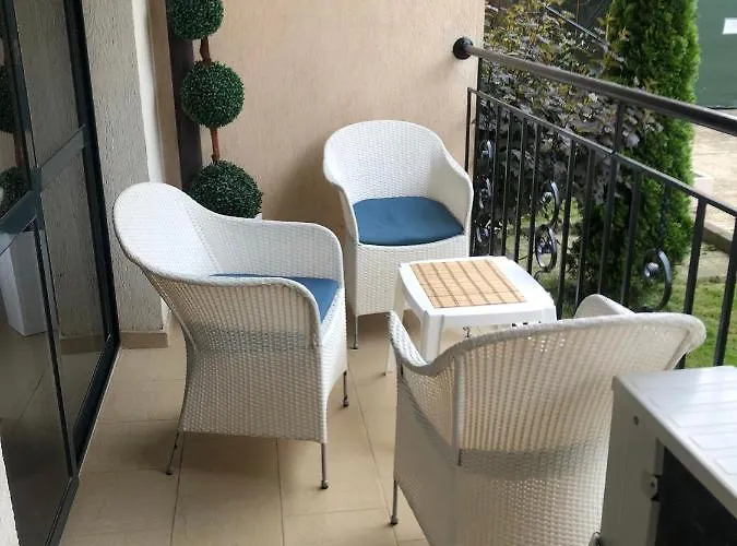 Апартаменты Vacation At Sunny Солнечный берег